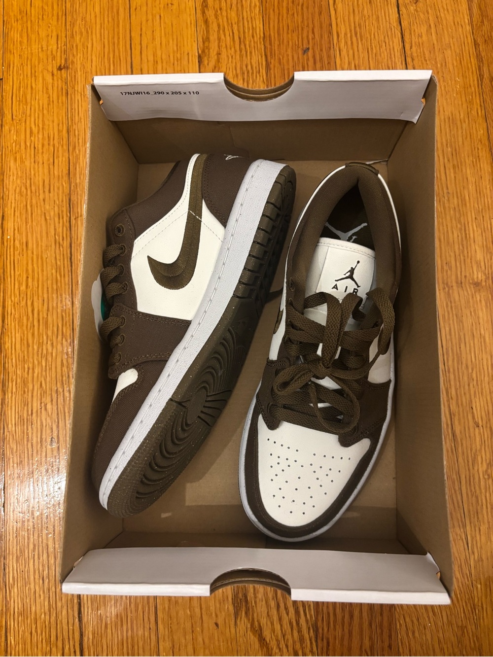 NEW Nike Air Jordan 1 Low SE Light Olive Sneakers Women's Size 7